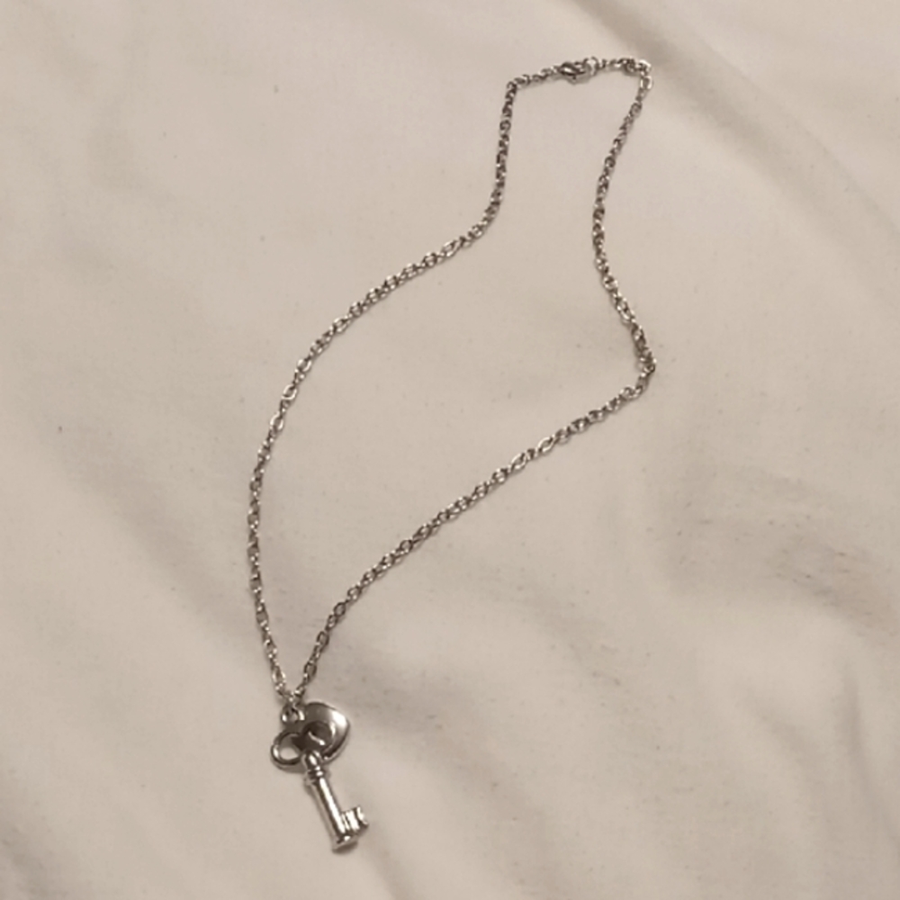 Lock and Key Necklace - Picture 4 of 4